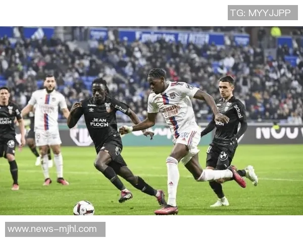 深入分析EDG在S15LOL赛事中的防守策略与比分表现 深入分析EDG在S15LOL赛事中的防守策略与比分表现